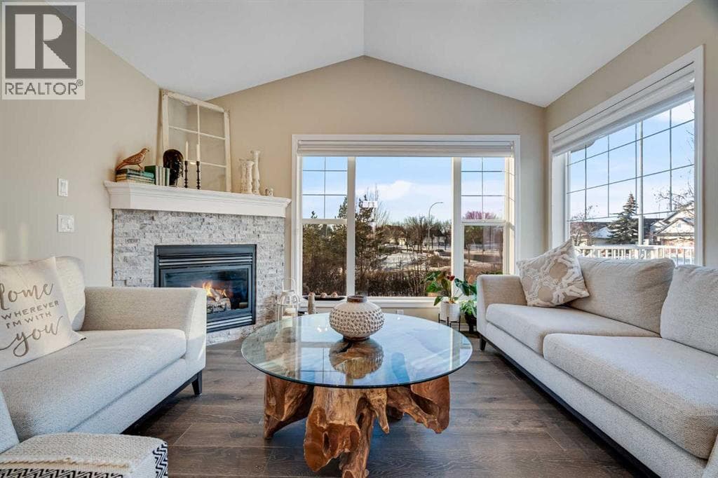 701 Cimarron Close photo 2