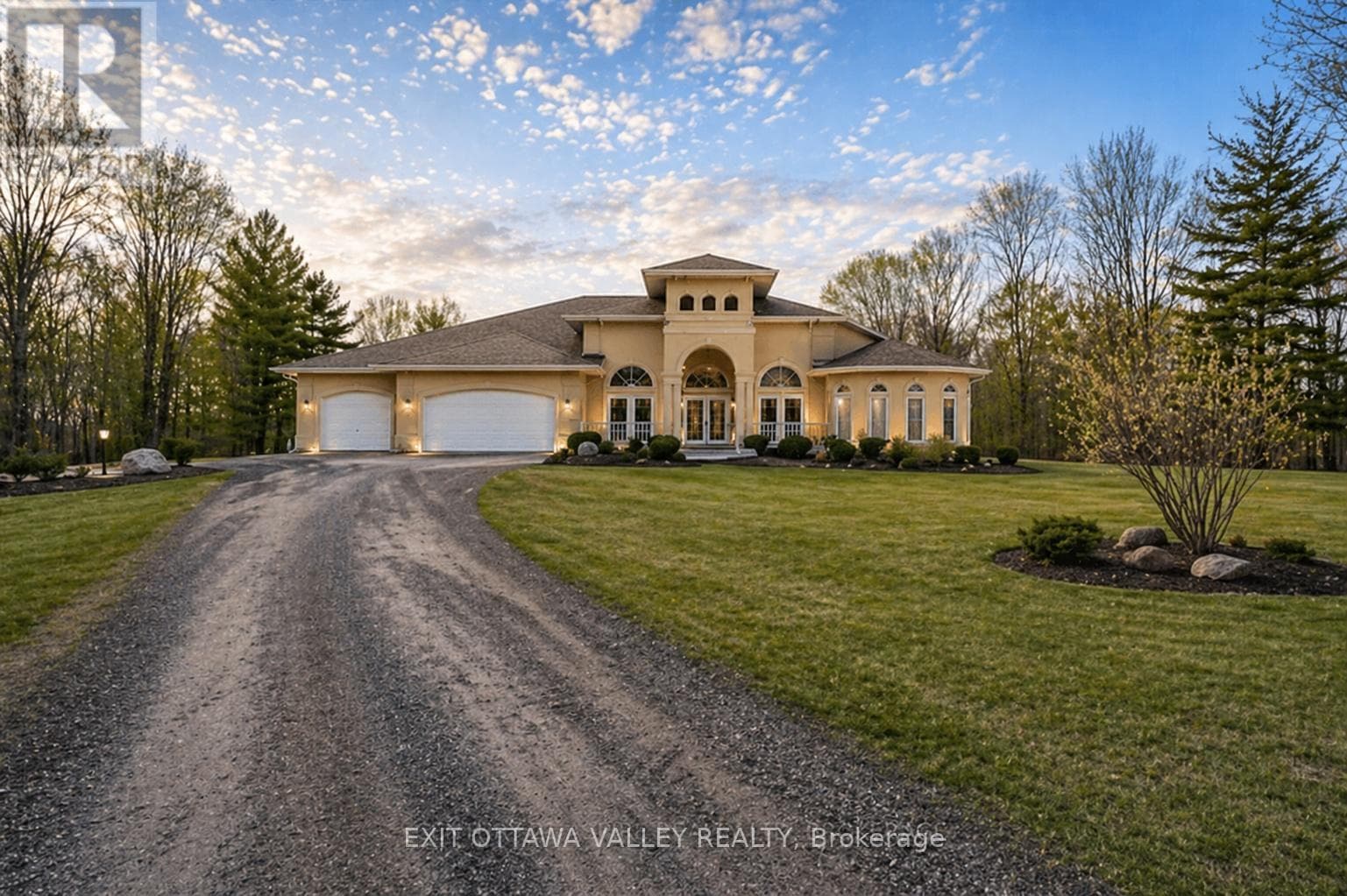 740 WALFORD ROAD photo 2