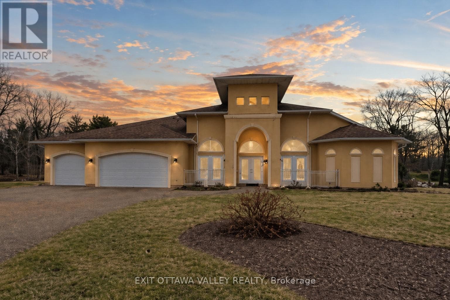 740 WALFORD ROAD photo 3