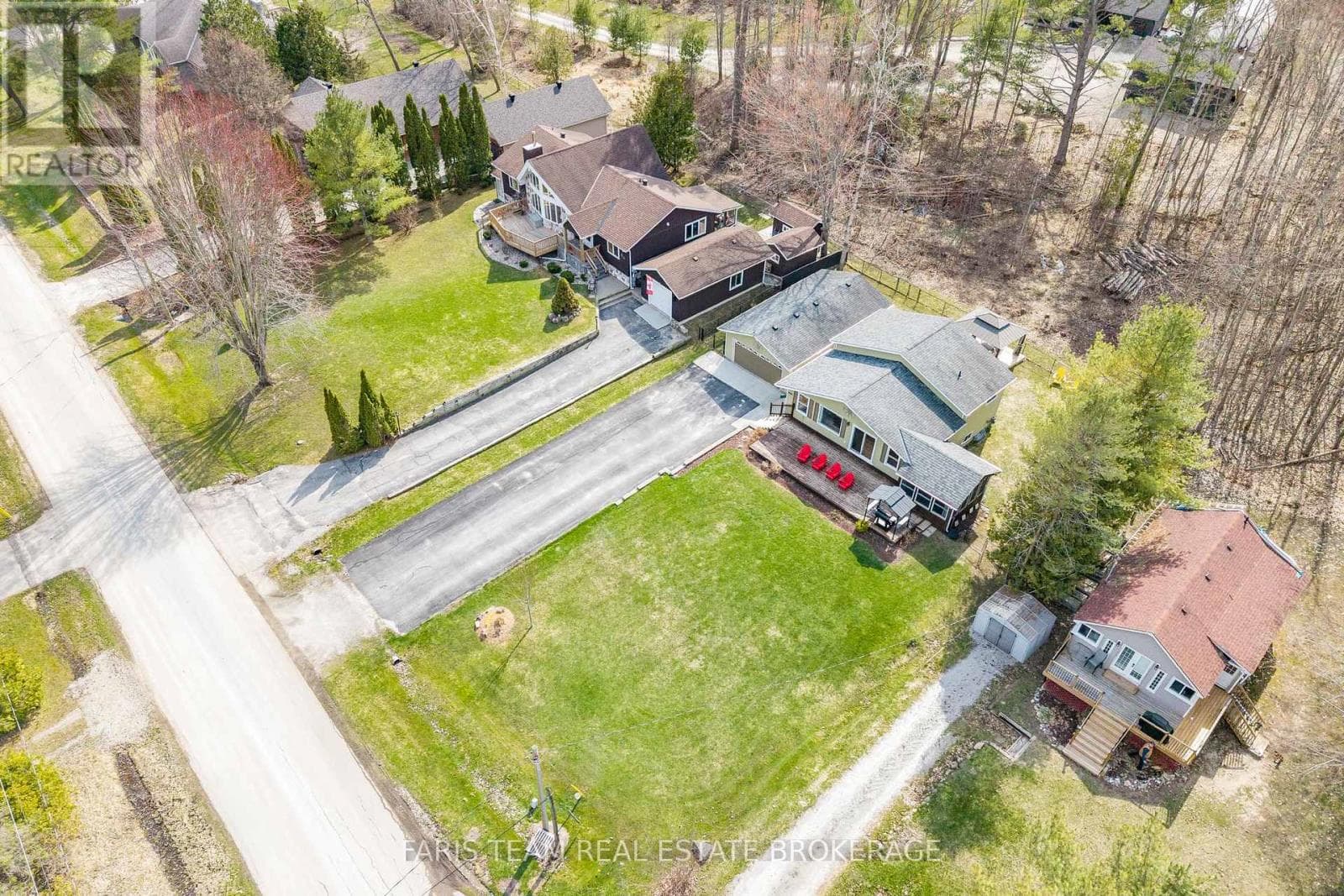 68 BAYSIDE AVENUE photo 2