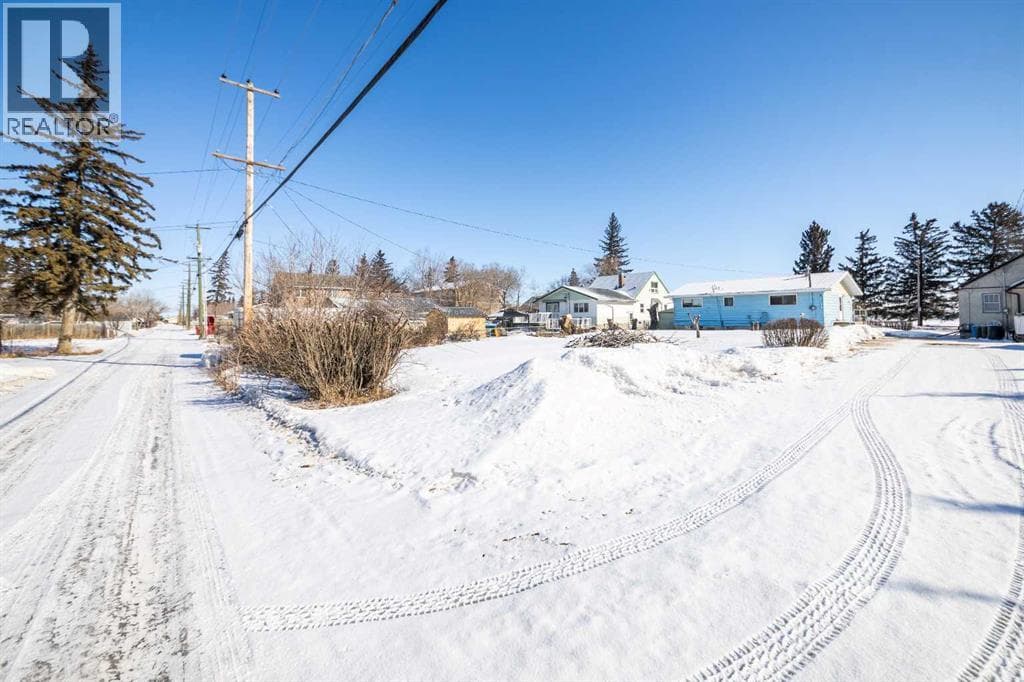 5514 49 Avenue photo 2