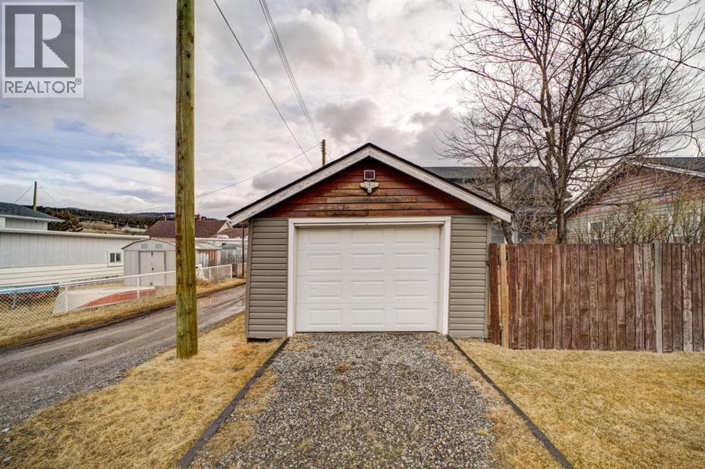 8301 18 Avenue photo 4