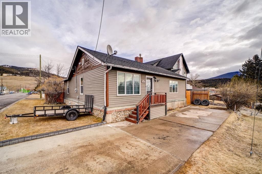 8301 18 Avenue photo 2