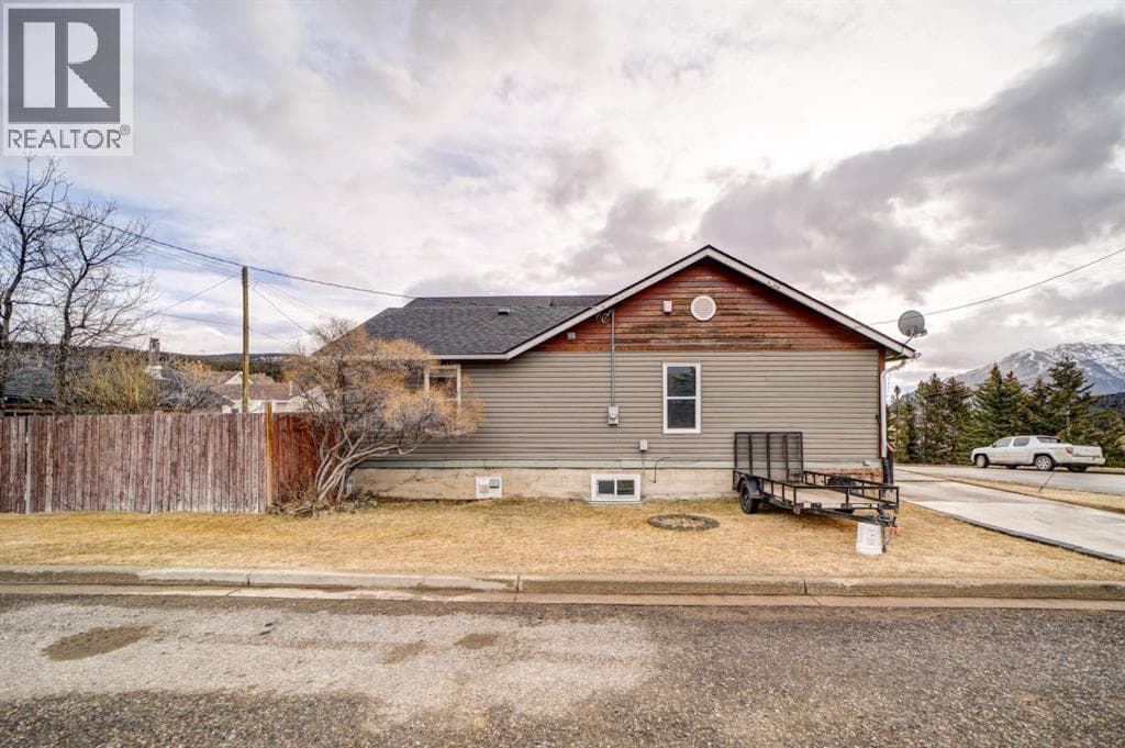 8301 18 Avenue photo 3