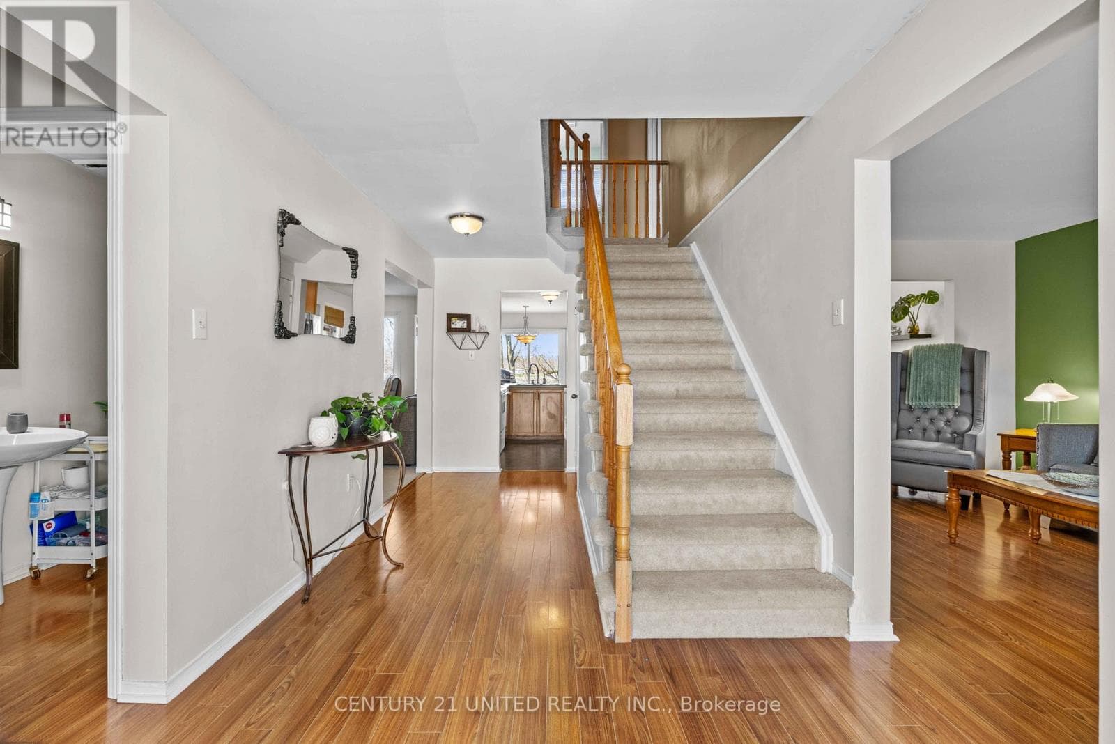 17 MAPLE AVENUE photo 3