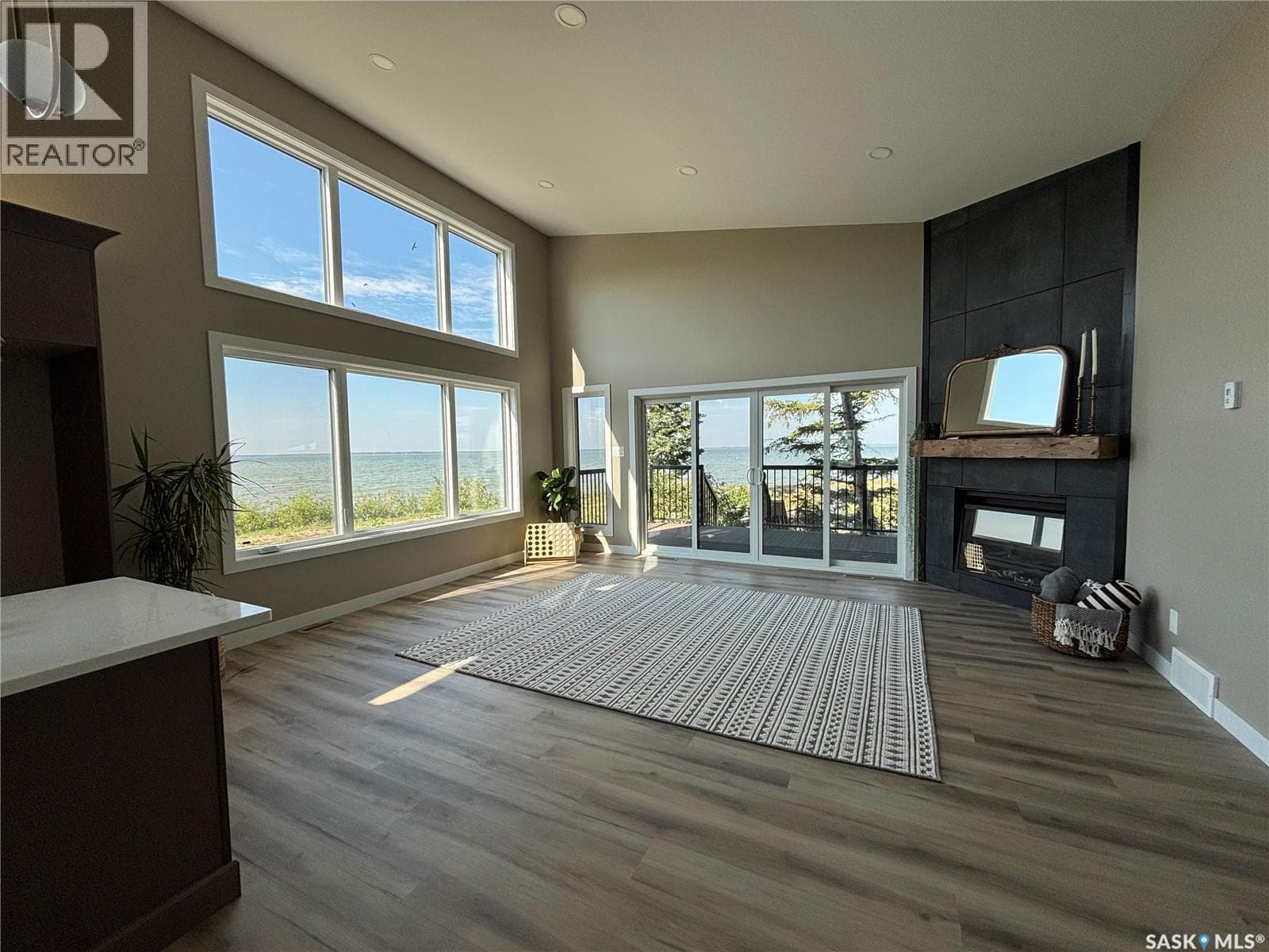 1119 Birchwood AVENUE photo 3