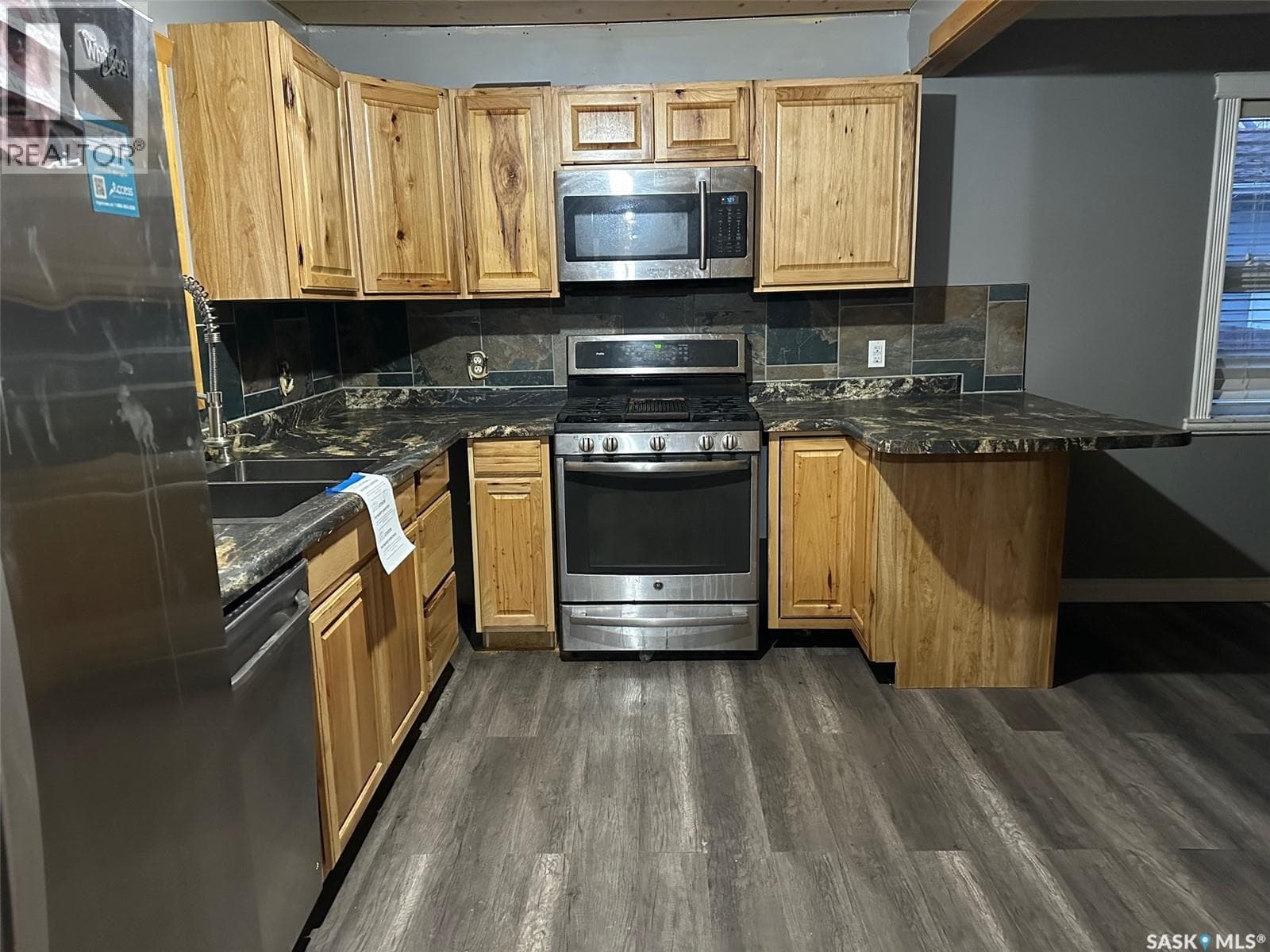 321 Walsh STREET — photo 2