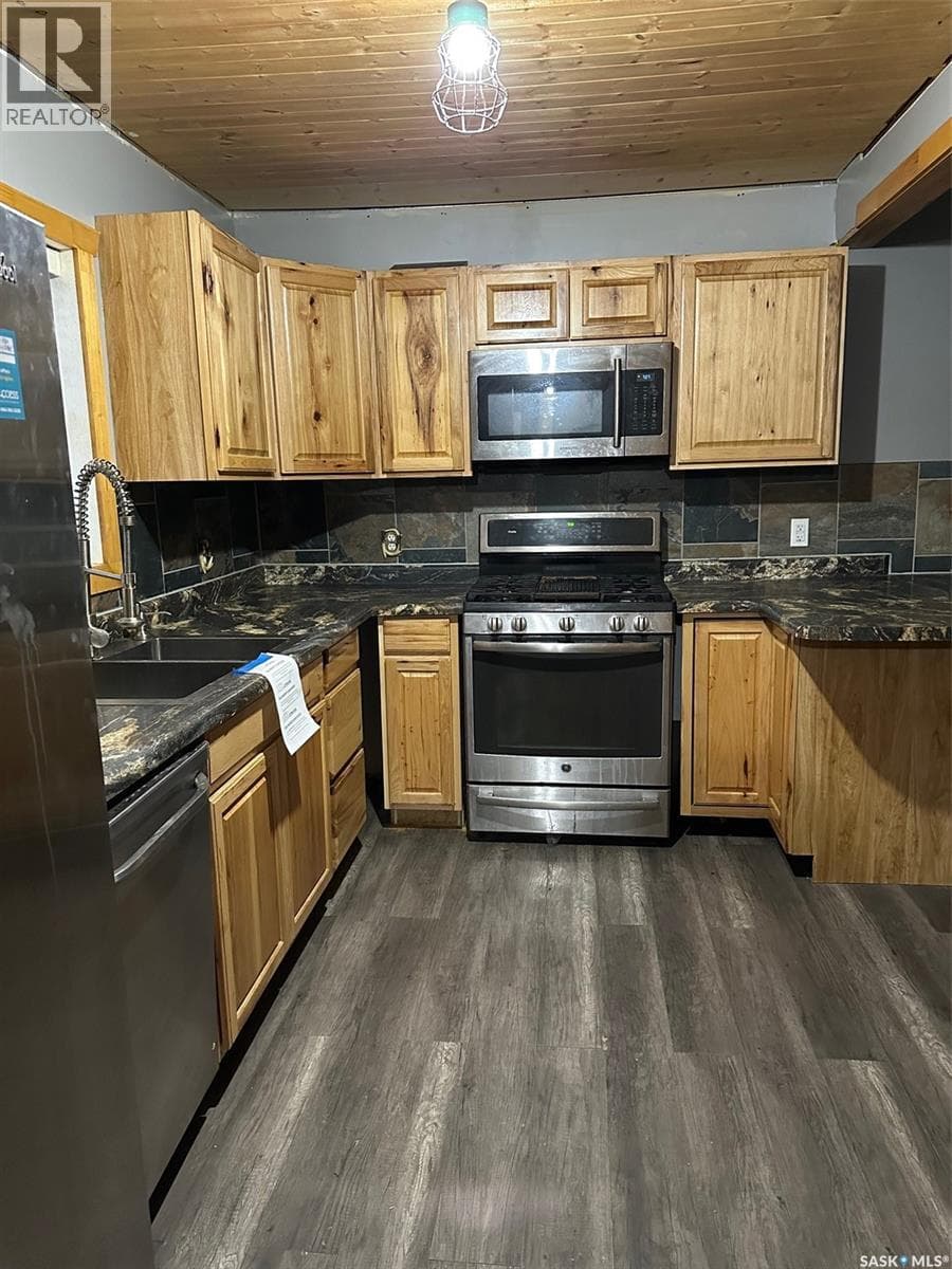 321 Walsh STREET — photo 3