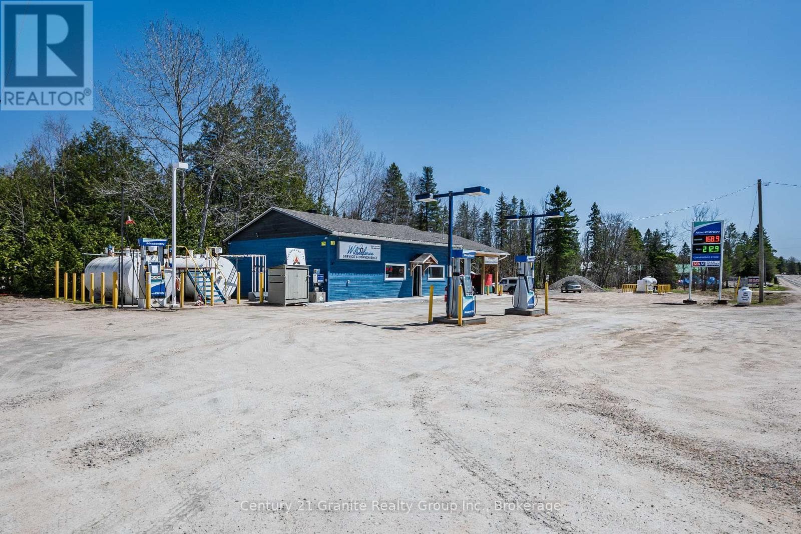 2246 LOOP ROAD photo 2