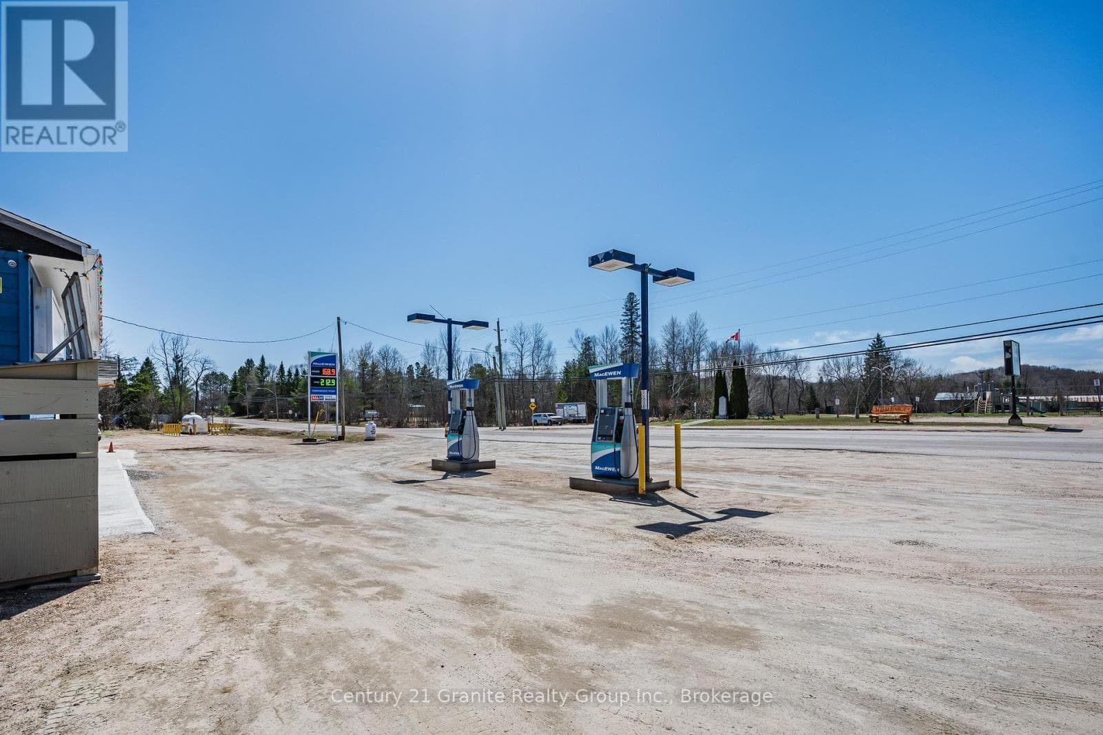 2246 LOOP ROAD photo 3