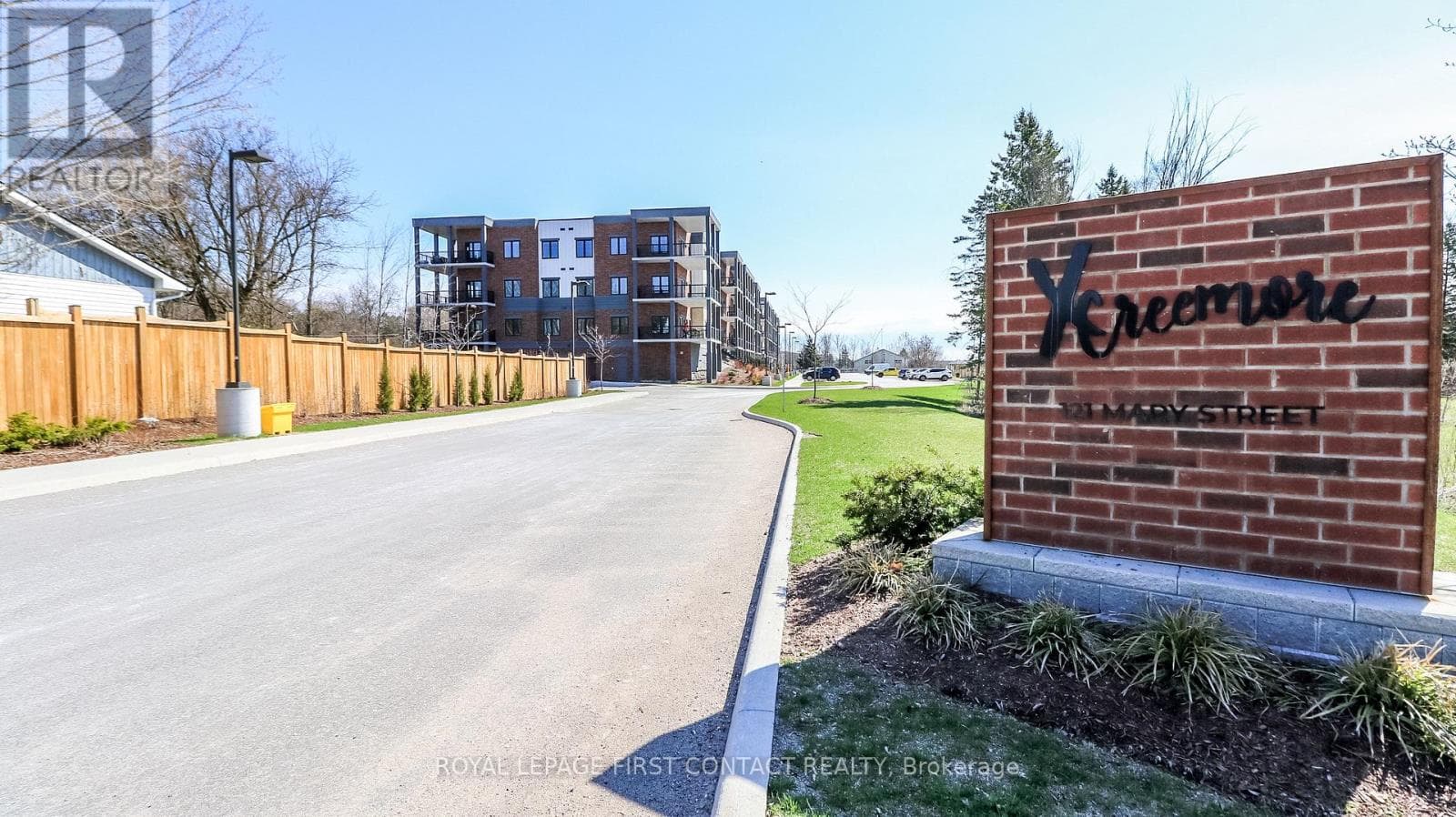 2 bed 2 bath single family at 210 - 121 MARY STREET — $599,900