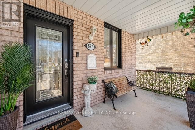 524 SALEM AVENUE N photo 2