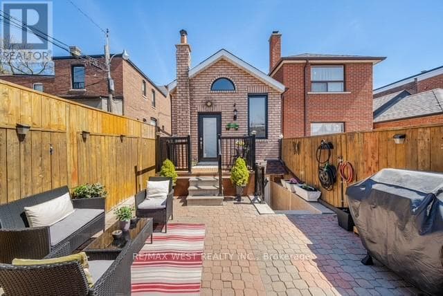 524 SALEM AVENUE N photo 3