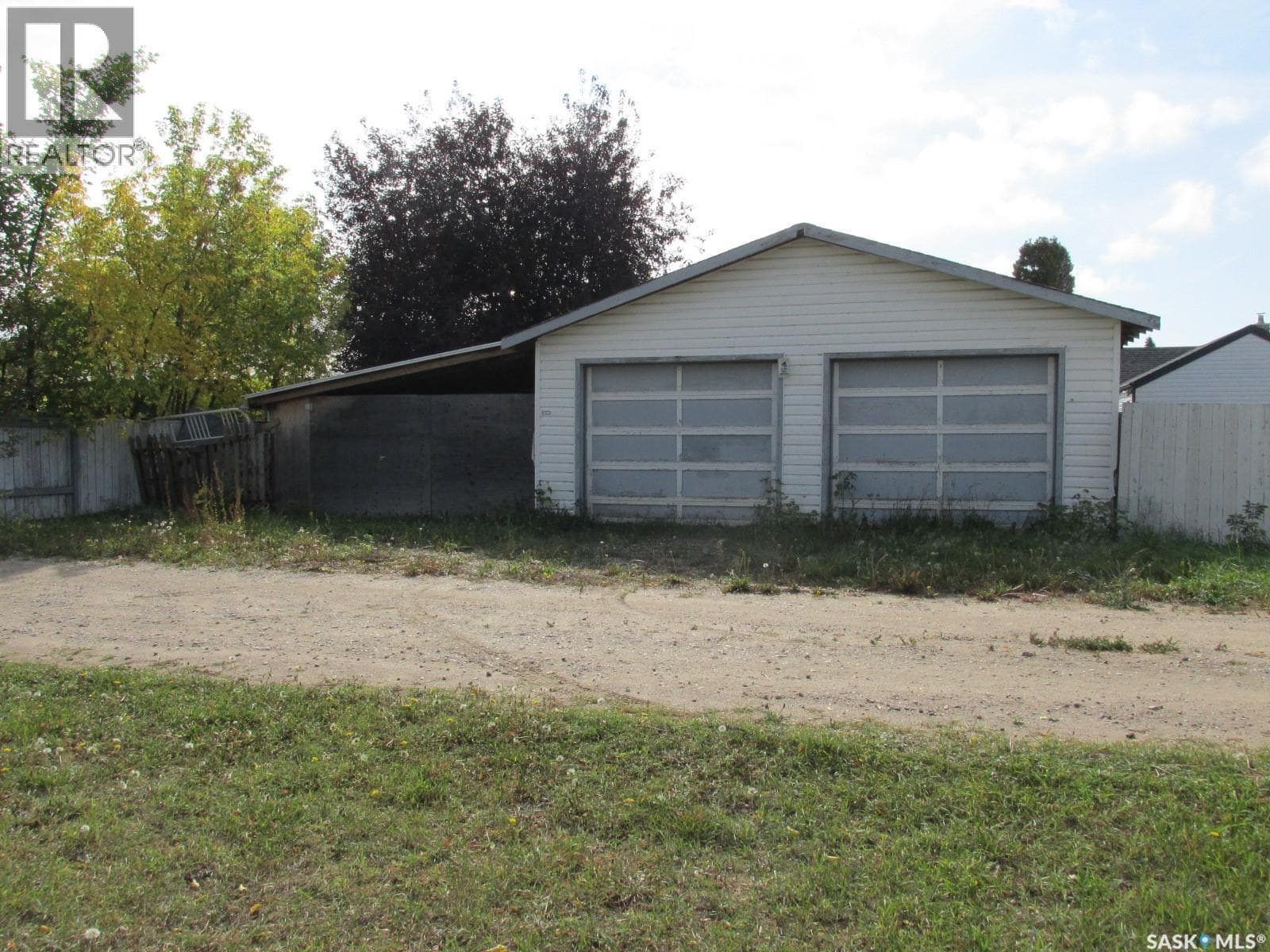 617 8th AVENUE W photo 2