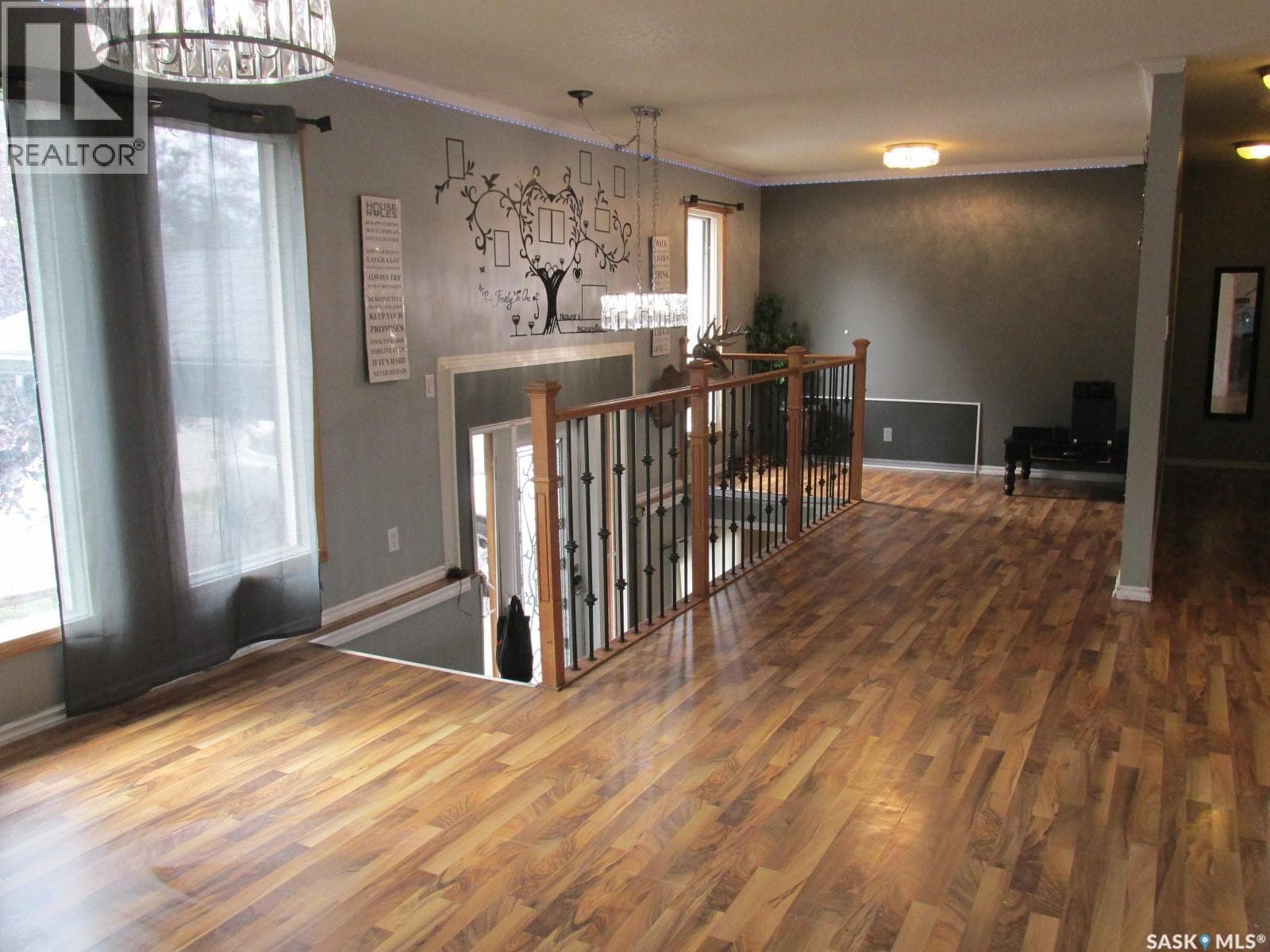 617 8th AVENUE W photo 4