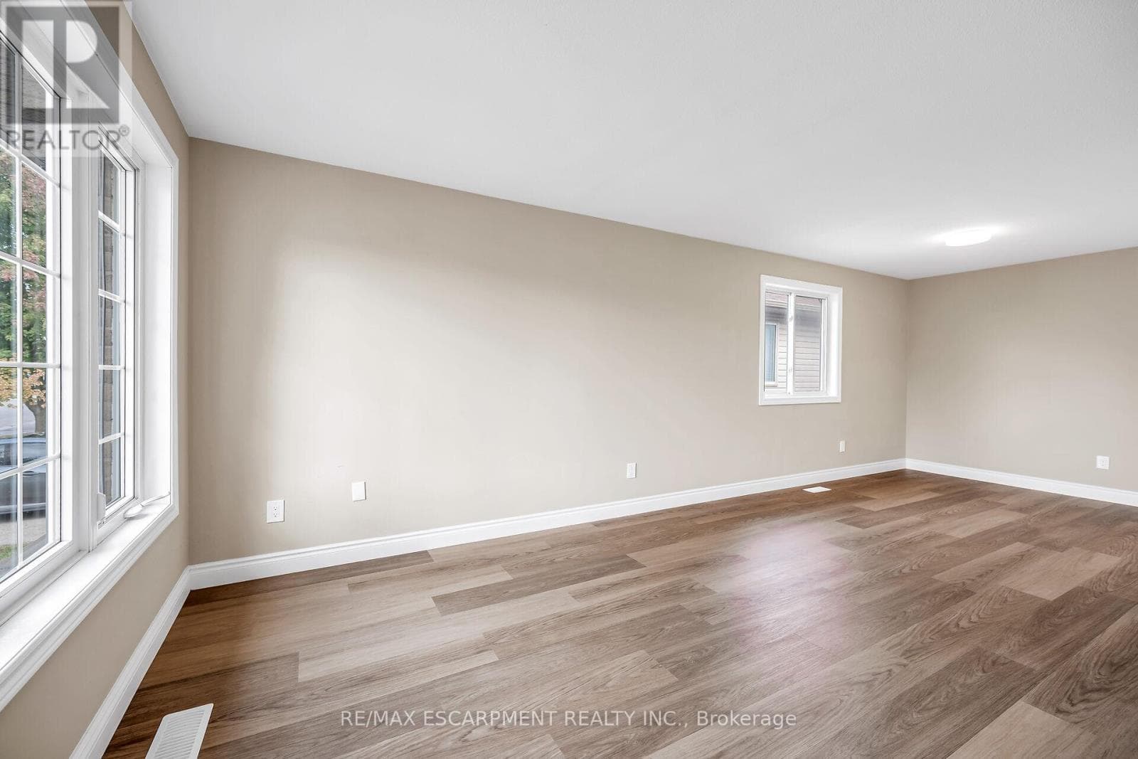 83 MARION STREET photo 5