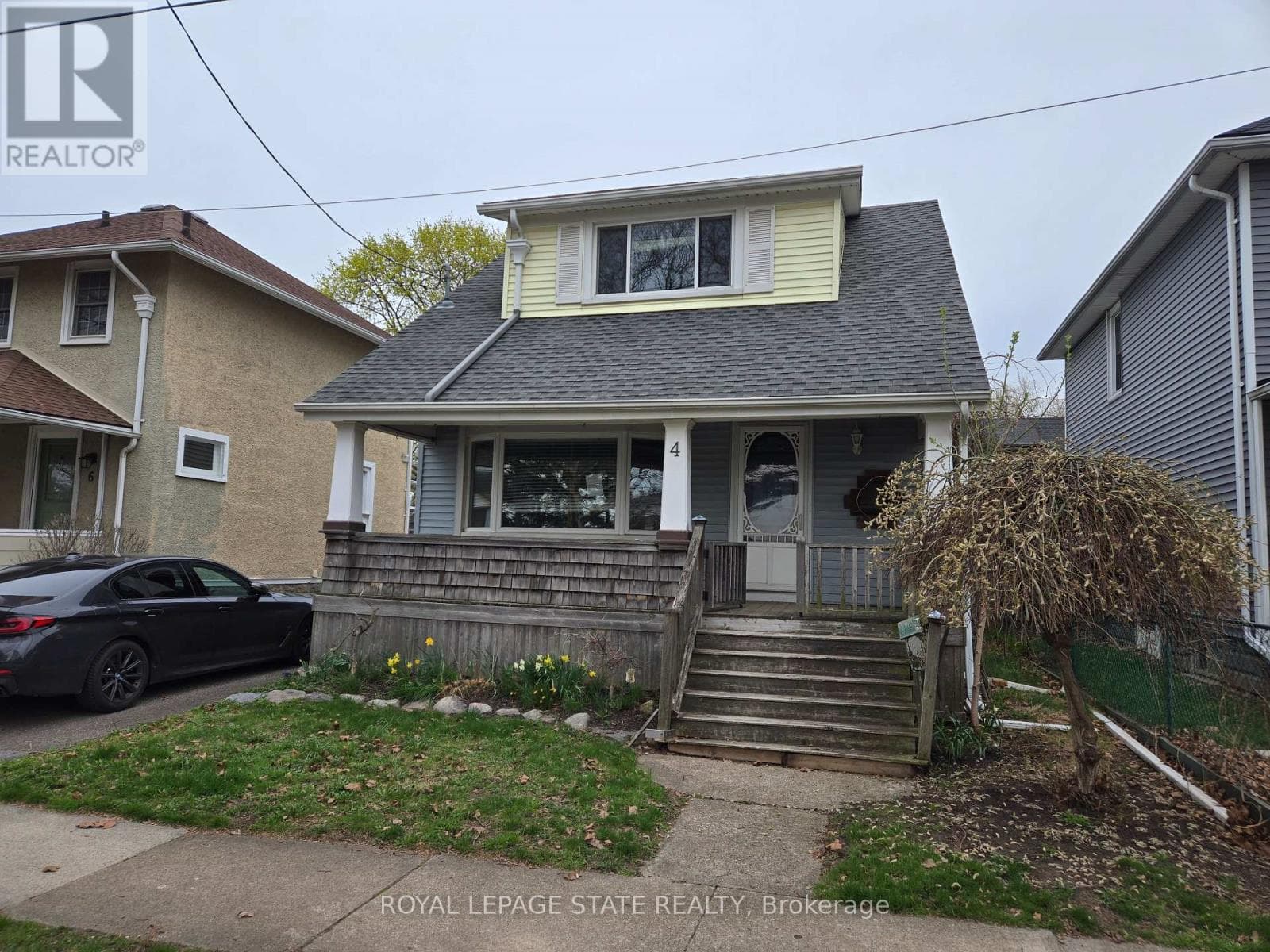 3 bed 1 bath single family at 4 HAIG STREET — $439,900