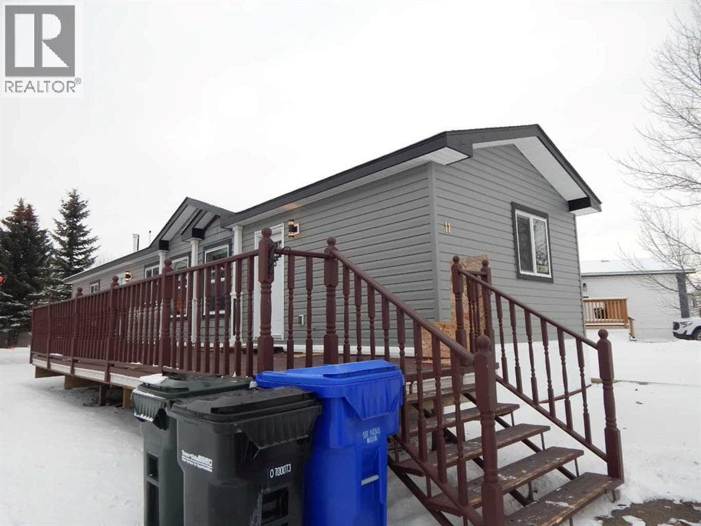 #11, 5210 65 Avenue photo 2