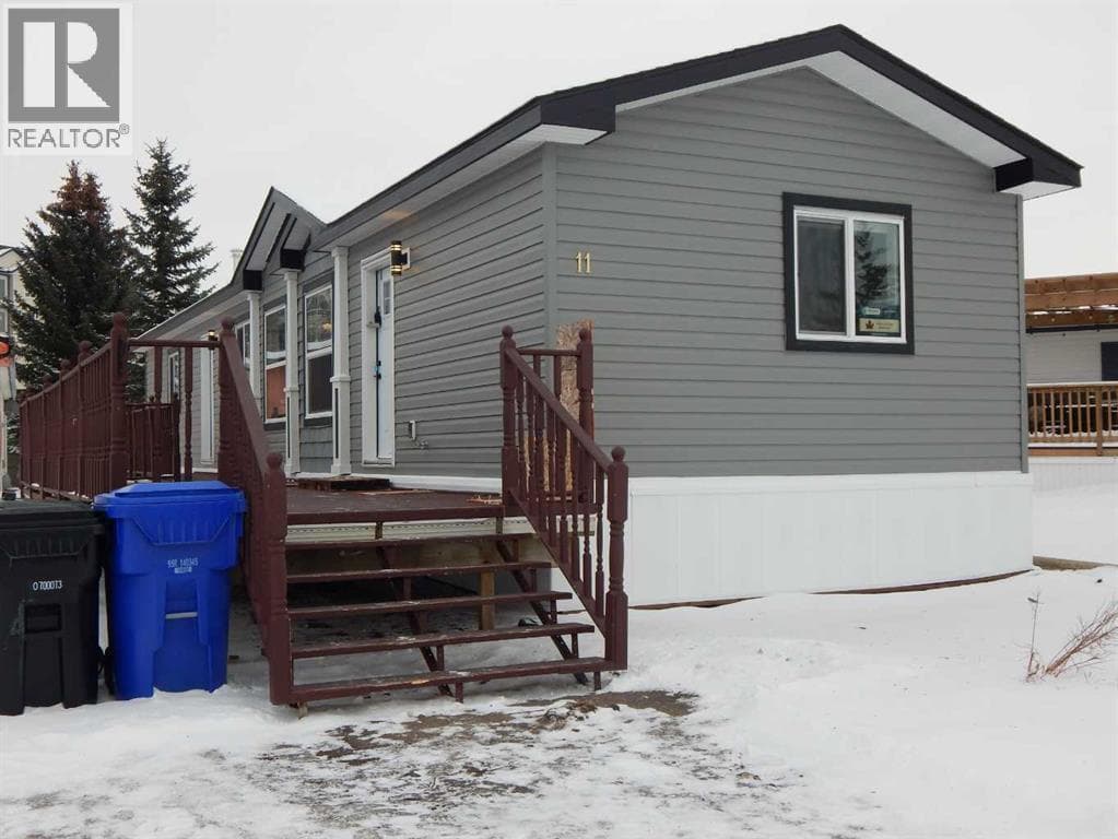 #11, 5210 65 Avenue photo 3