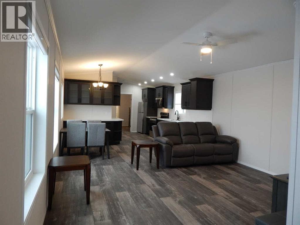 #11, 5210 65 Avenue photo 5