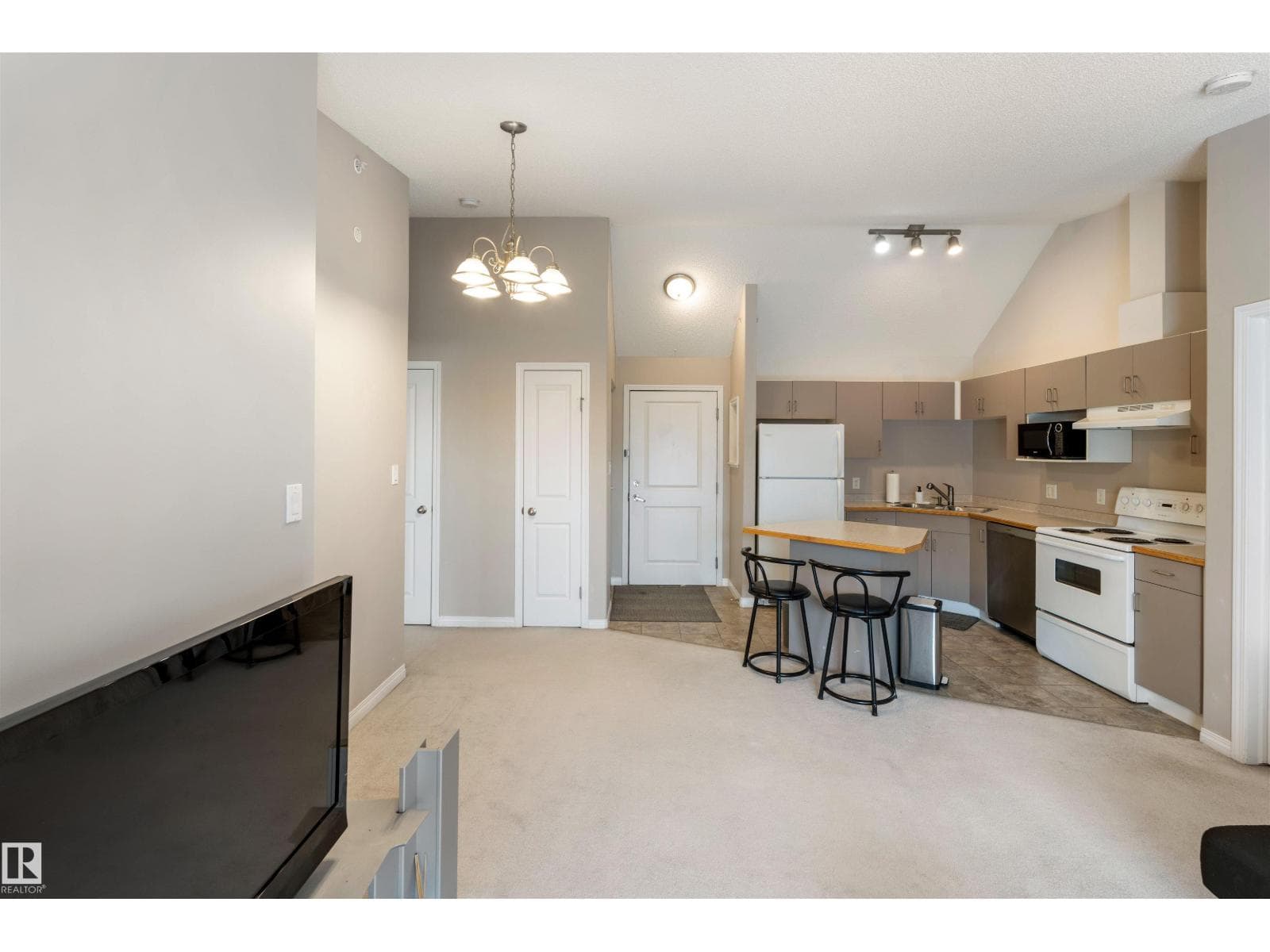 #513 11325 83 ST NW NW photo 2