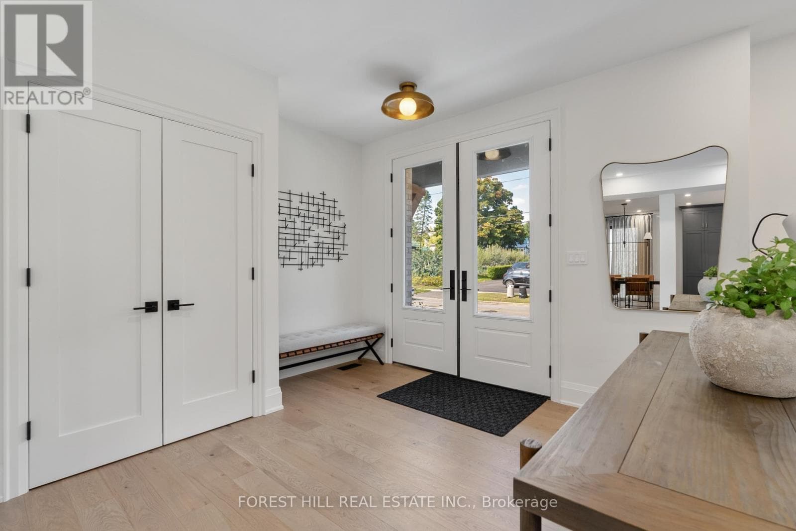 271 CODRINGTON STREET photo 3