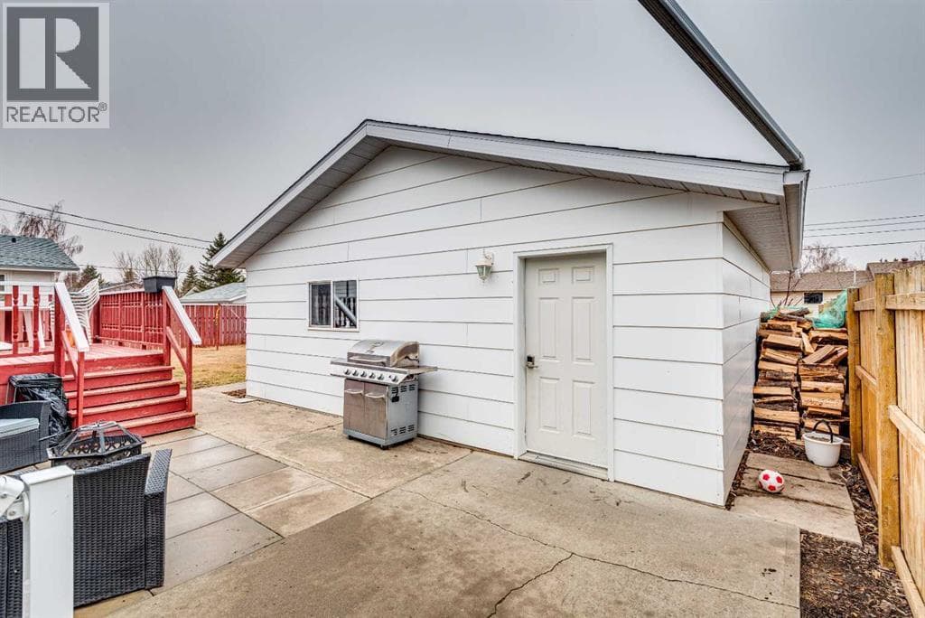 520 8 Street SE photo 5
