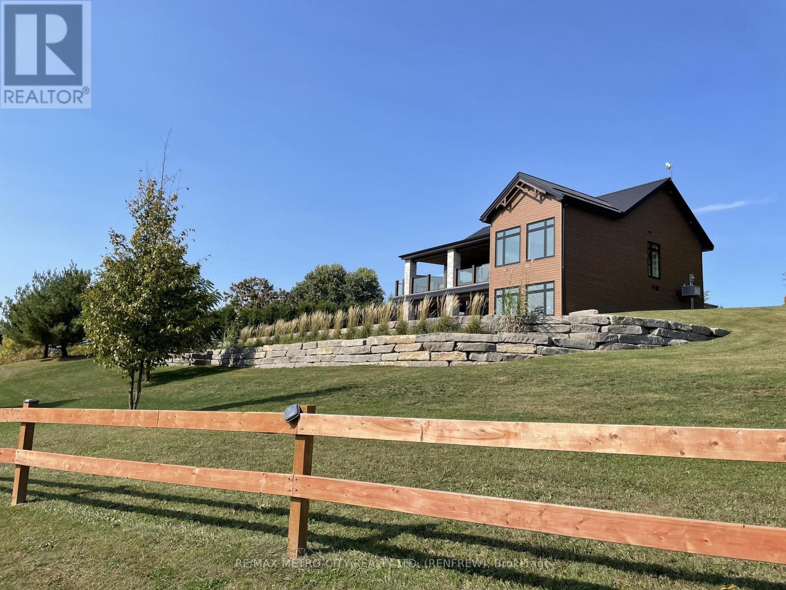 98 SPINDLE DRIFT COURT photo 2