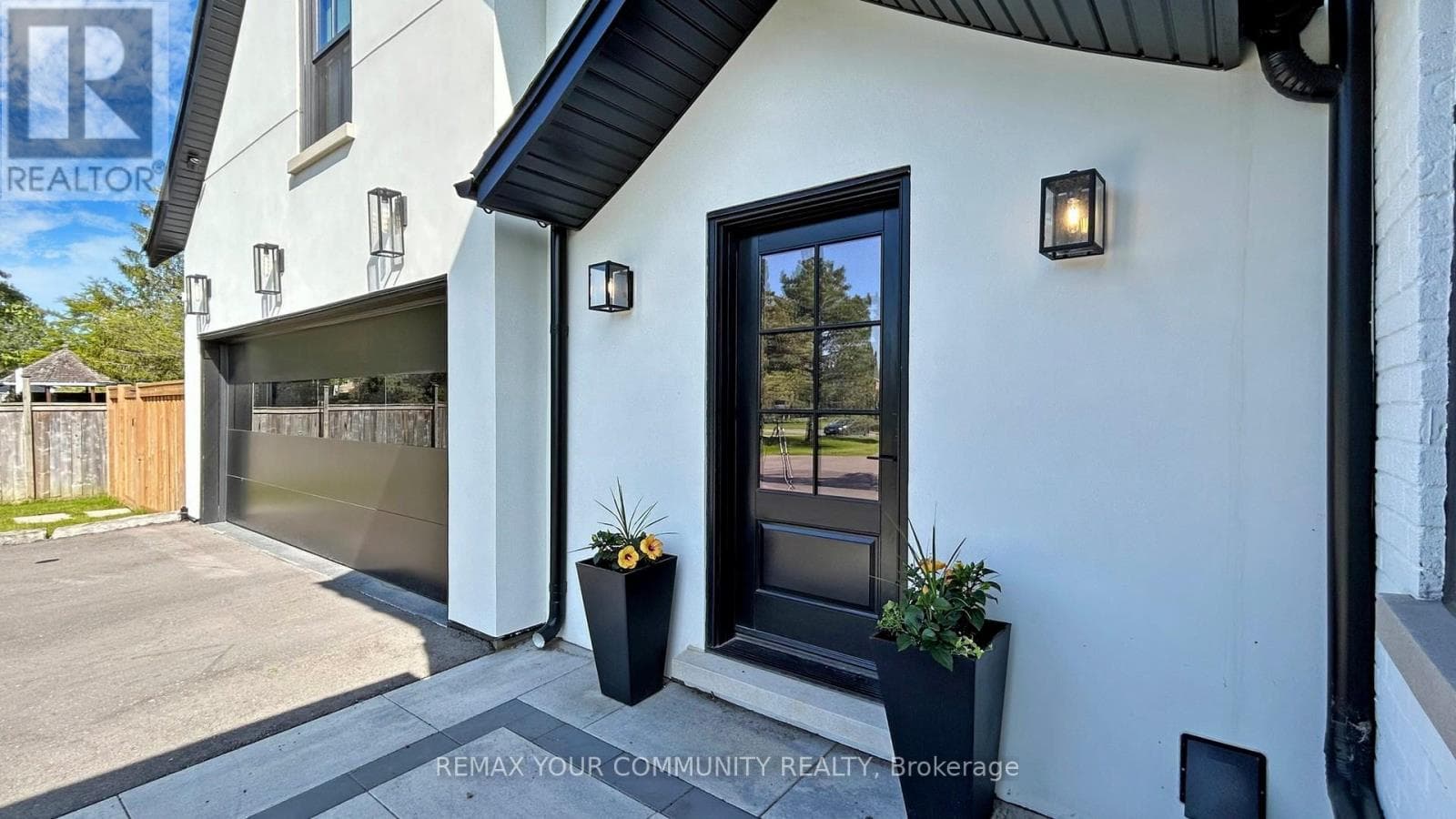 557 AINTREE DRIVE photo 5
