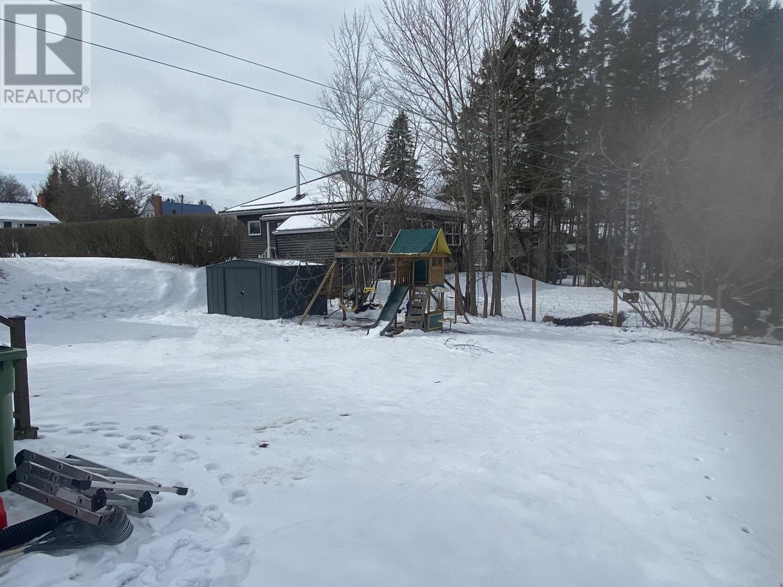 274 Pleasant Street photo 3