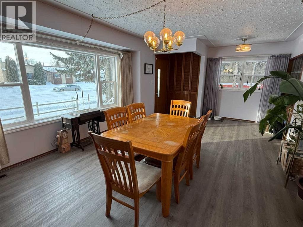 4606 50 Avenue photo 3