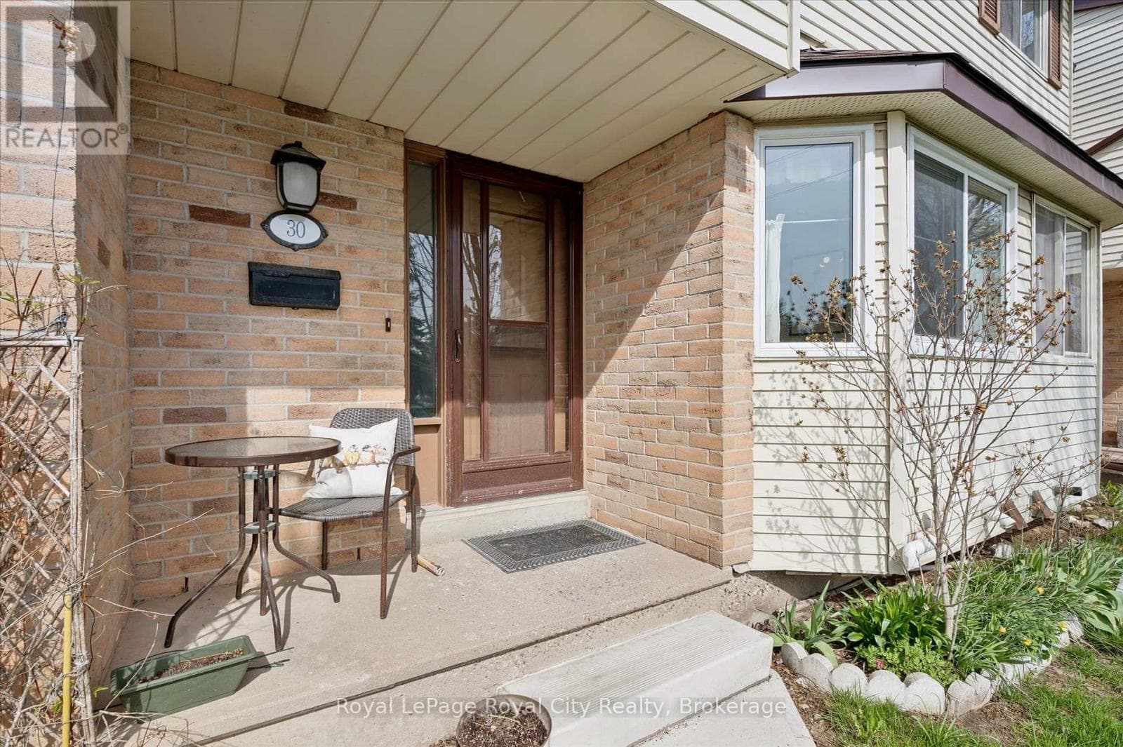 30 - 40 SILVERCREEK PARKWAY N photo 5