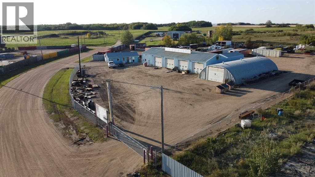 4905 57 Ave photo 2
