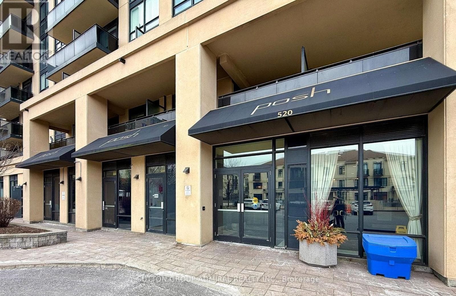 302 - 520 STEELES AVENUE W photo 2