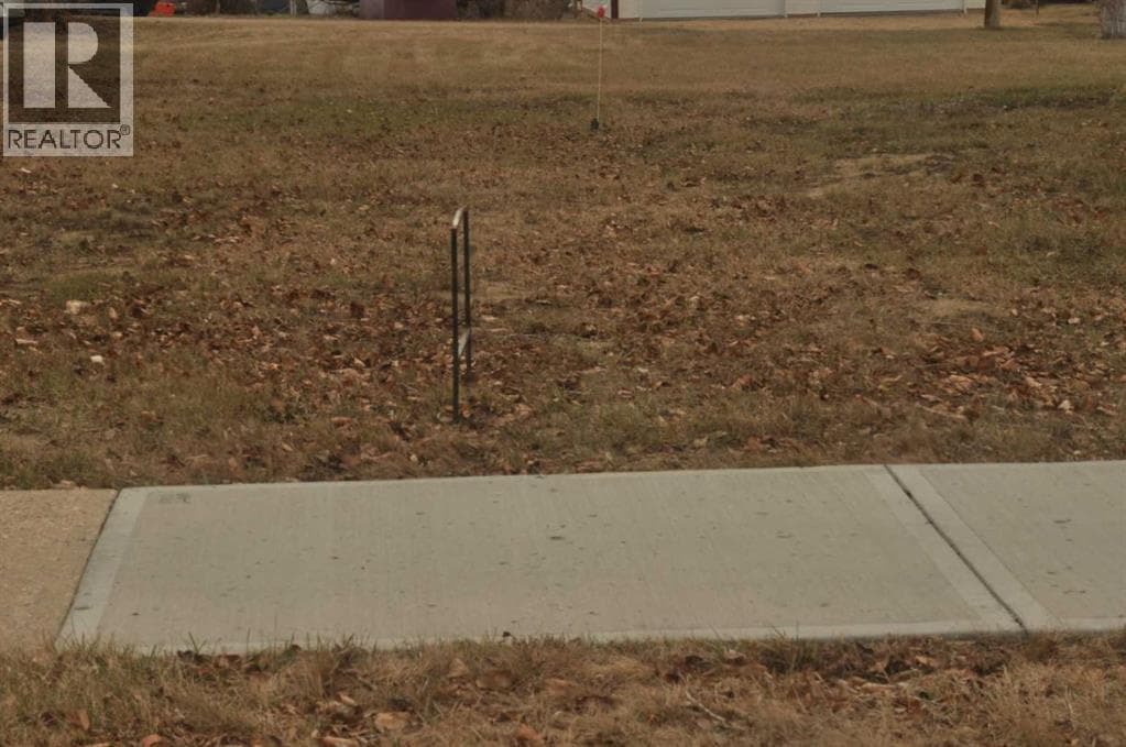 4820 49 Street photo 2