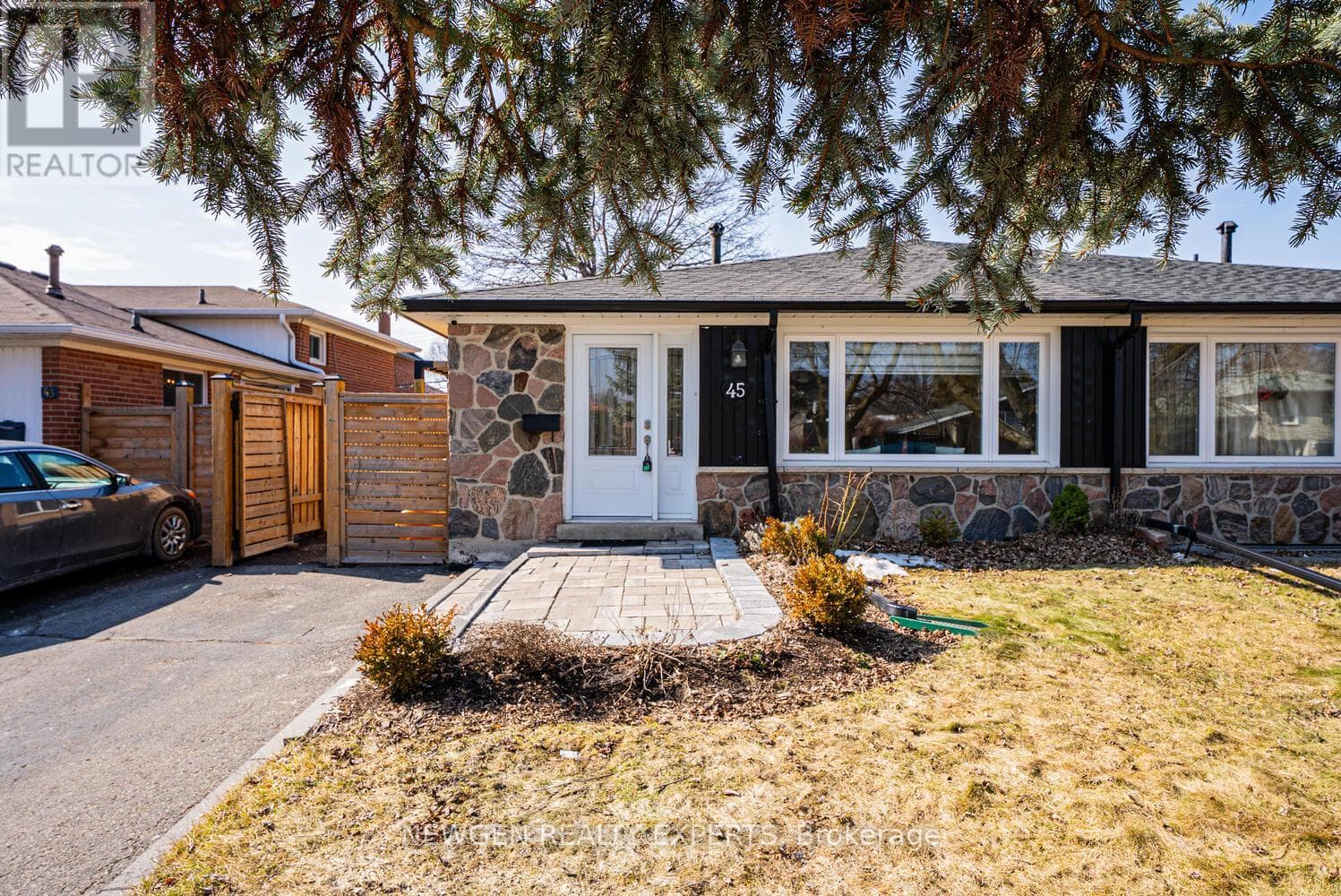 45 GRANGE DRIVE photo 2