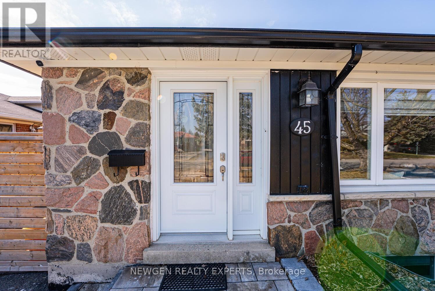 45 GRANGE DRIVE photo 4