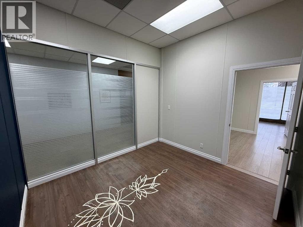 16, 5125 50 Avenue photo 3