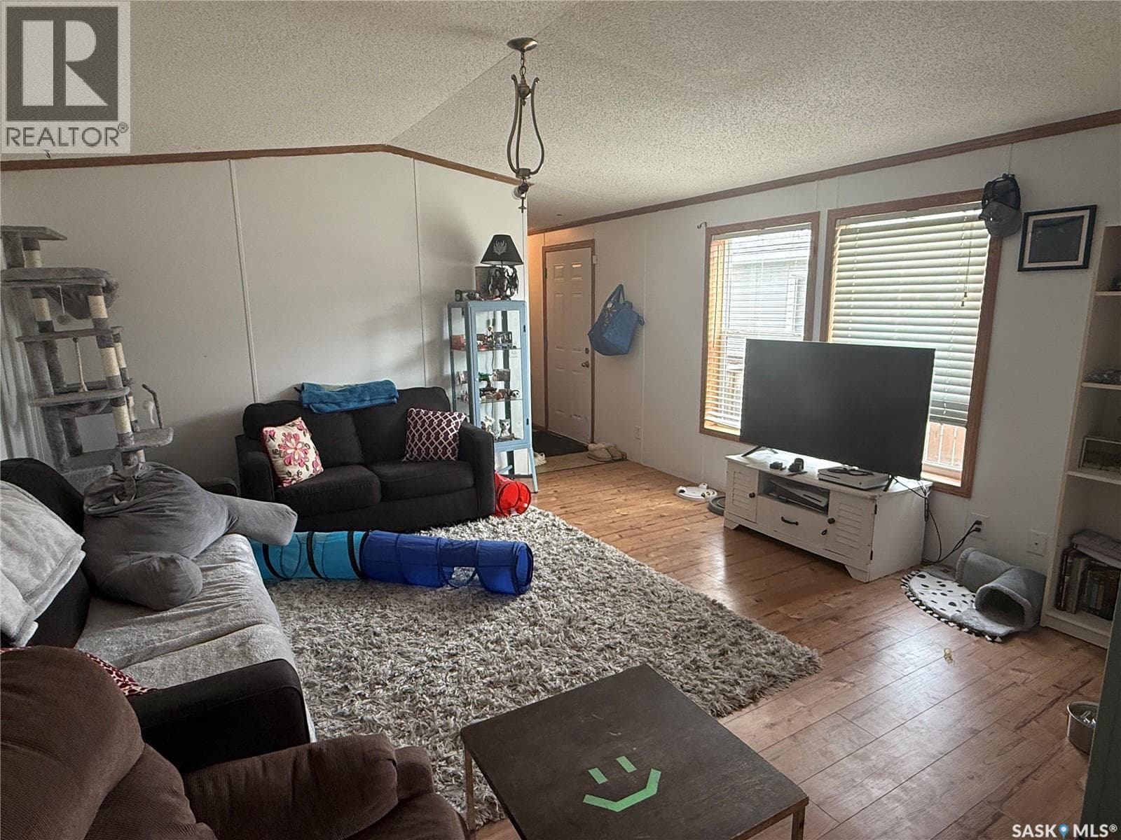 48 106 1st AVENUE SW — photo 3