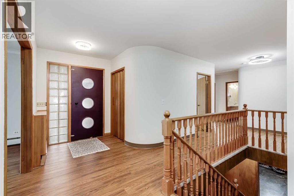 513 Memorial Avenue photo 3