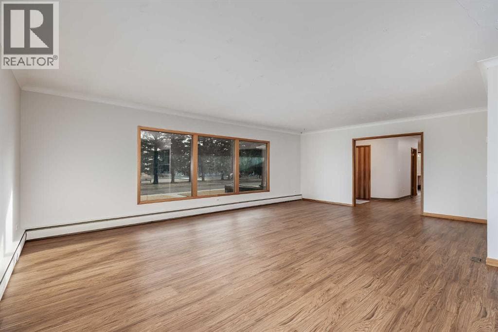 513 Memorial Avenue photo 4