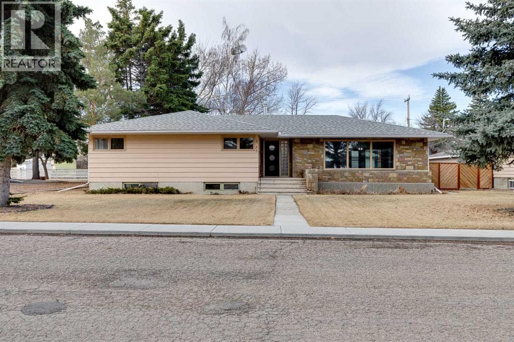 5 bed 4 bath single family at 513 Memorial Avenue — $450,000