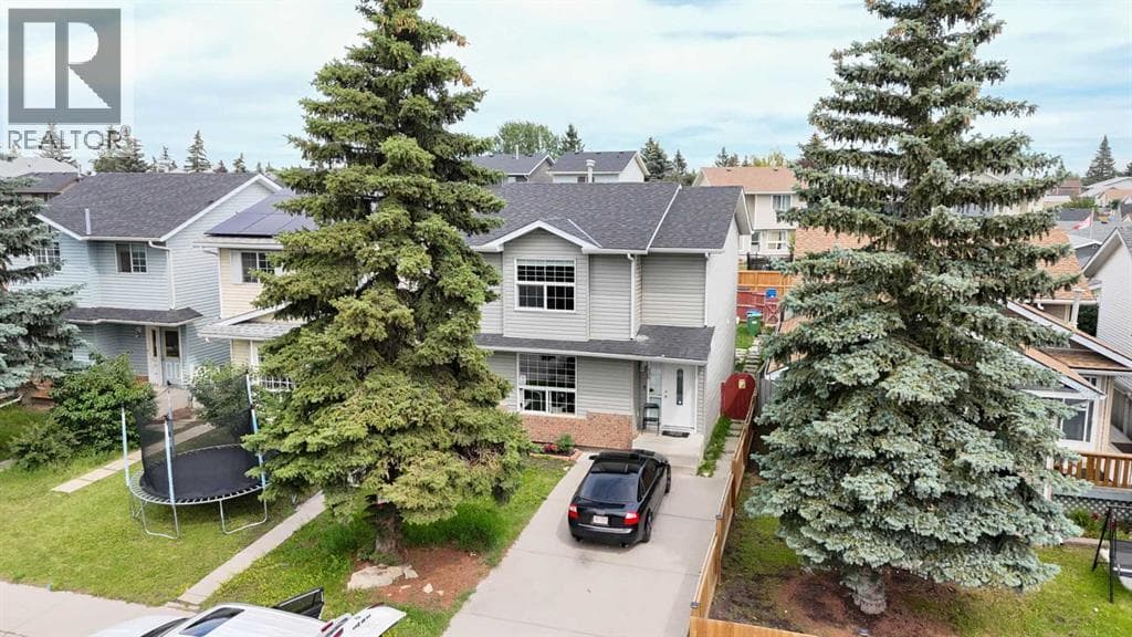 136 Martindale Drive NE photo 2