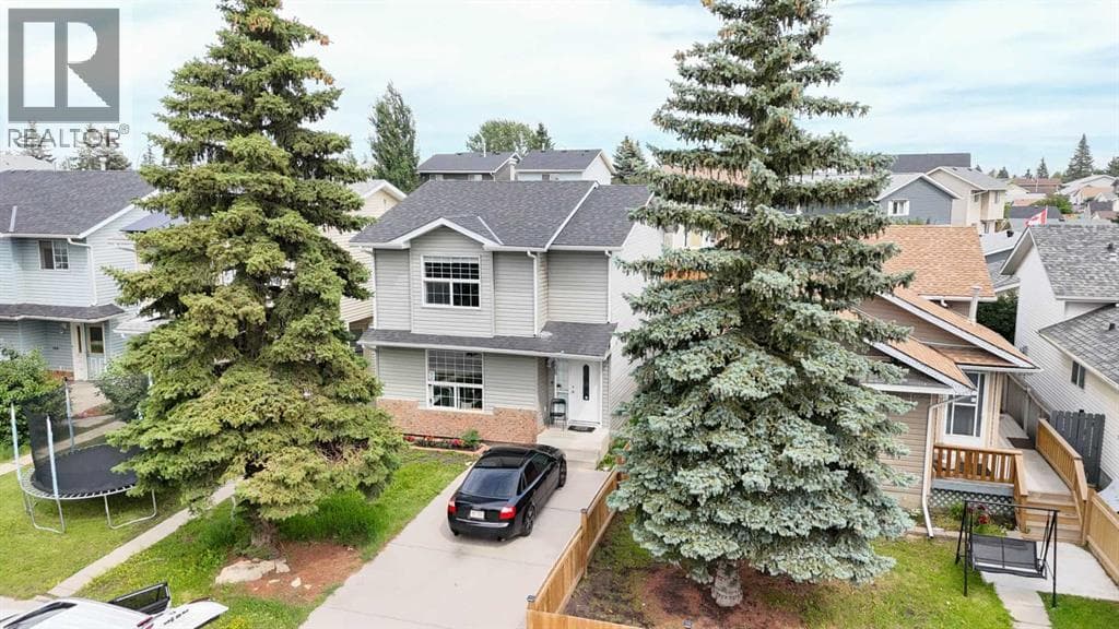136 Martindale Drive NE photo 3