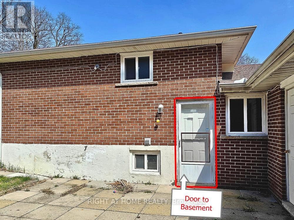 182 MCNICOLL AVENUE photo 2