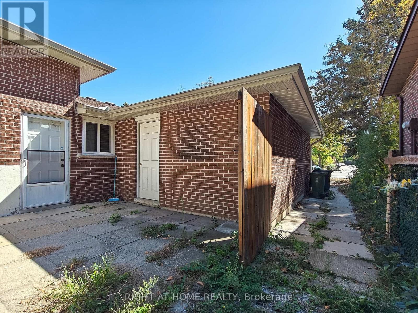 182 MCNICOLL AVENUE photo 3
