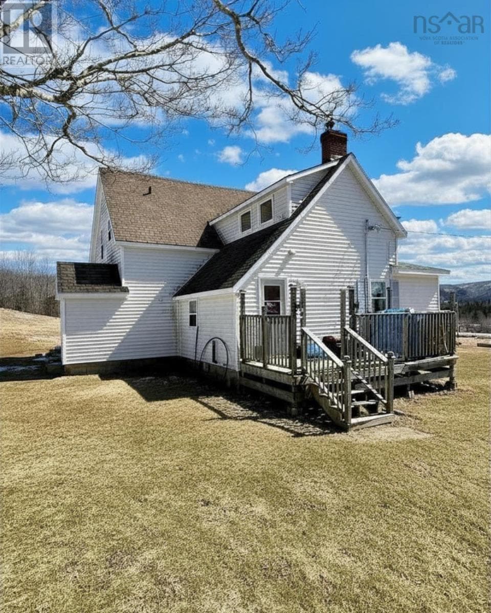 2041 Strathlorne-Scotsville Road photo 2