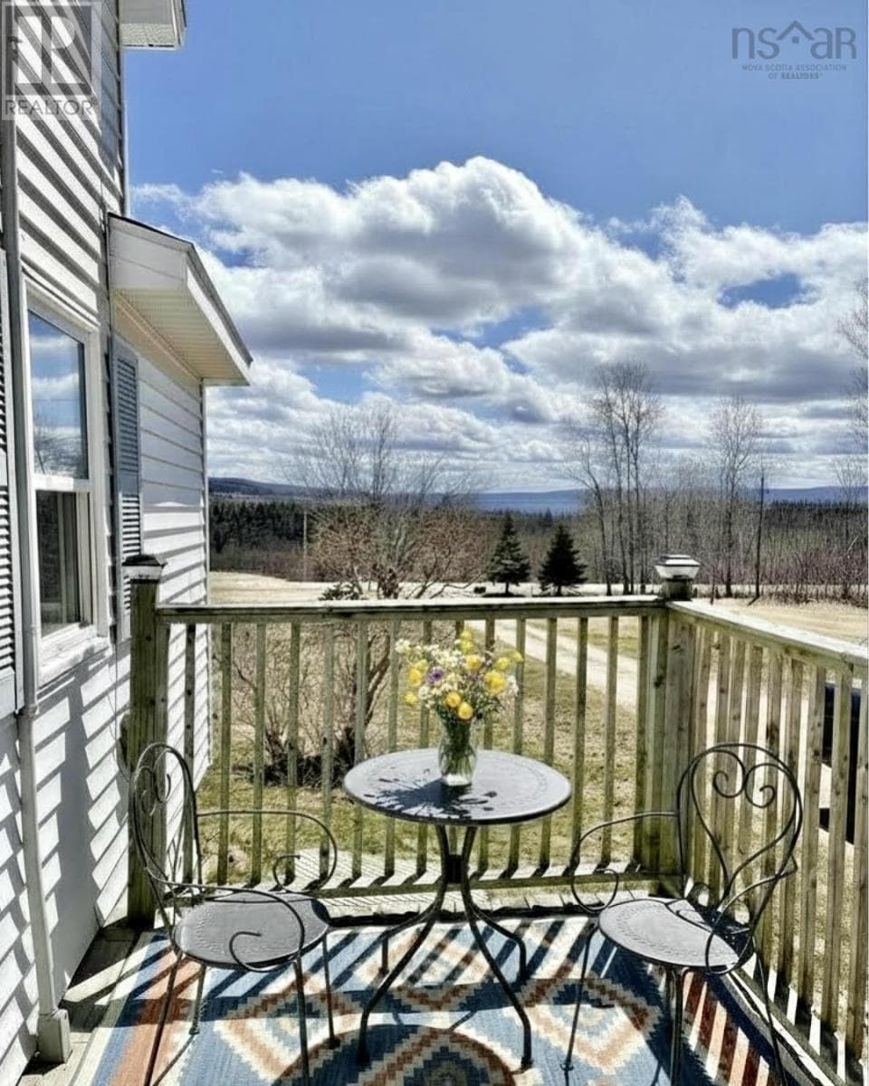 2041 Strathlorne-Scotsville Road photo 4
