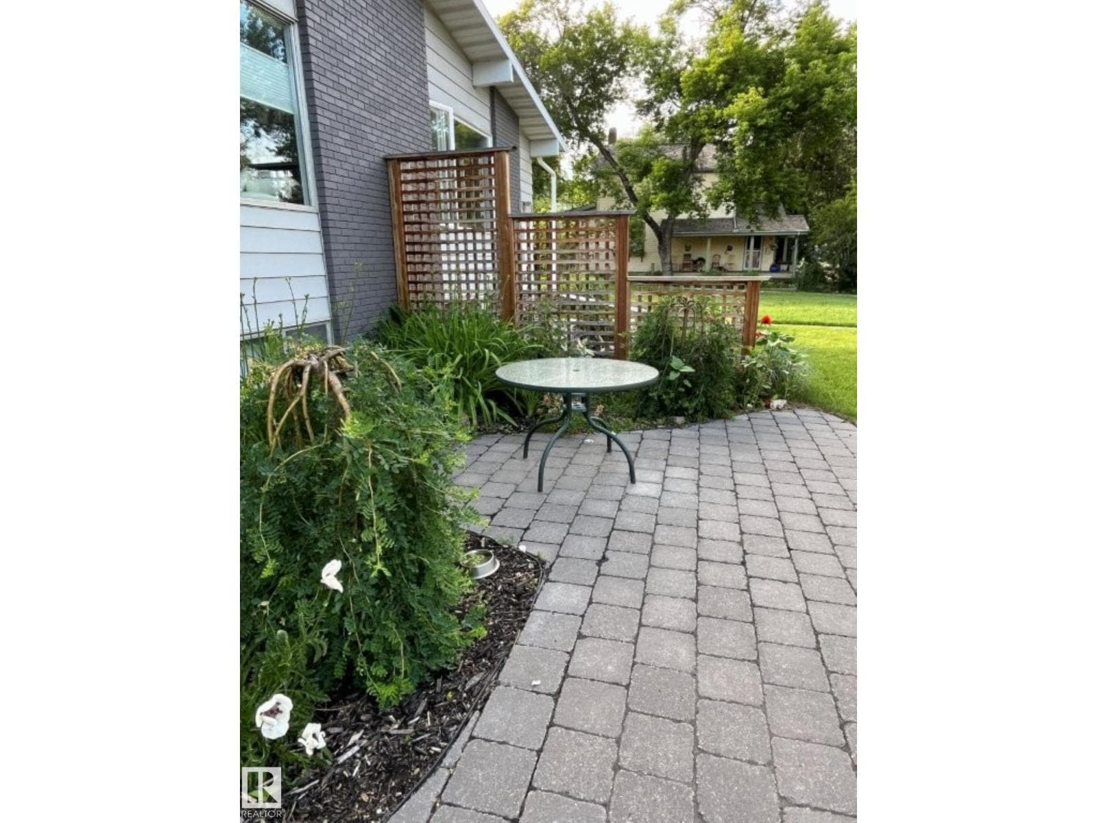 10282 87 ST NW photo 5