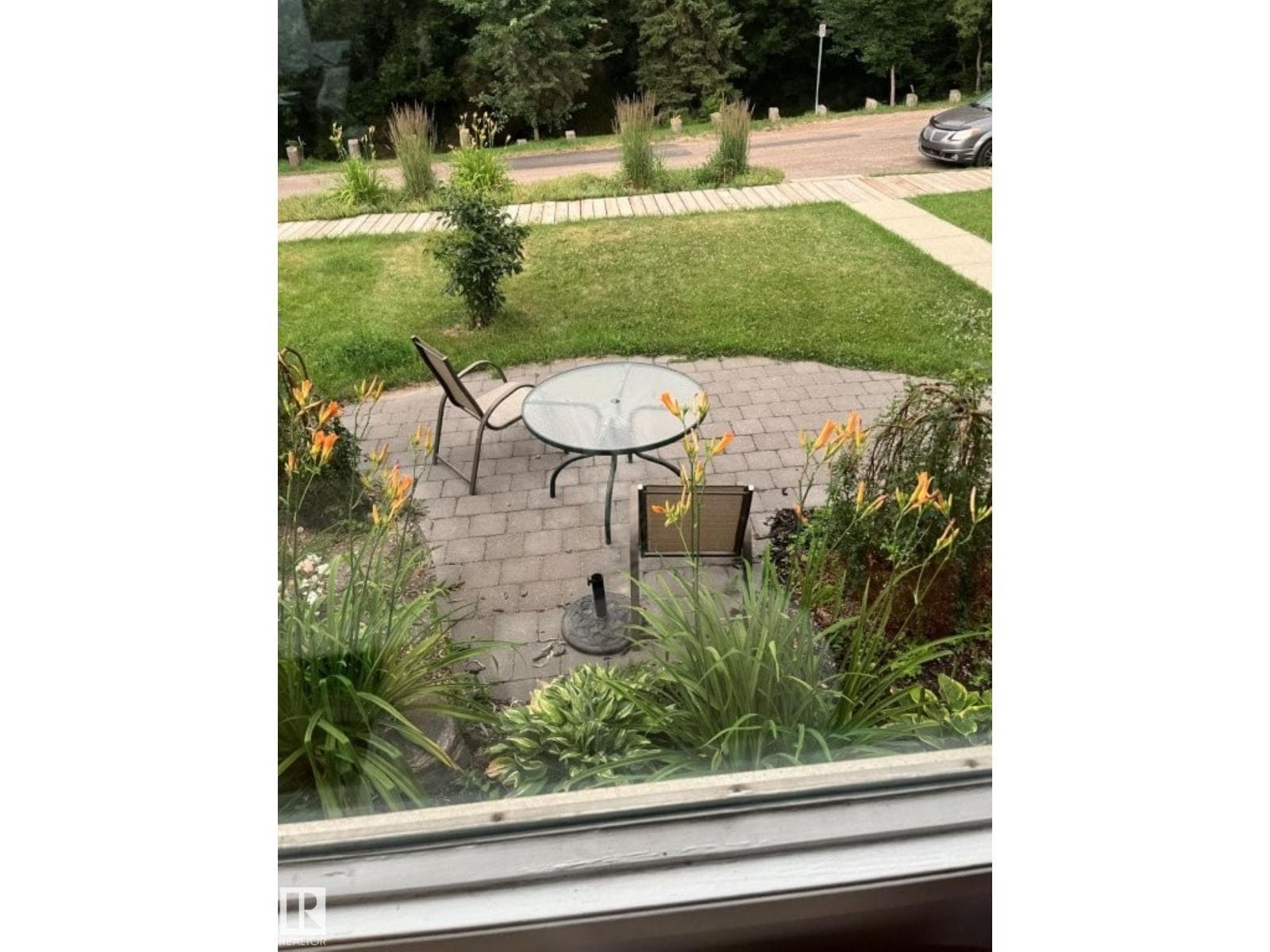 10282 87 ST NW photo 3